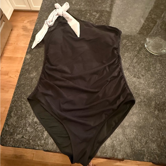 The Bow One-shoulder One Piece Swimsuit Asymmetric Cutout Bathing Suit Size XL - Picture 6 of 9